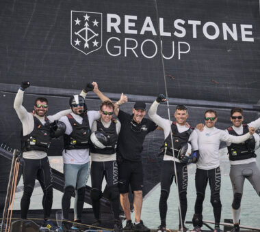 L'équipe Realteam Sailing remporte tous les événements de la saison pour être couronnée championne TF35 2023